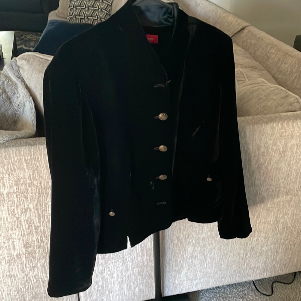 Beautiful like new Anne Klein velvet jacket